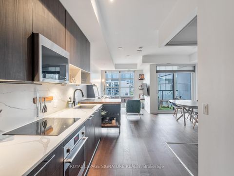 Photo 1 at 905 - 501 Adelaide Street W, Waterfront Communities C1, Toronto