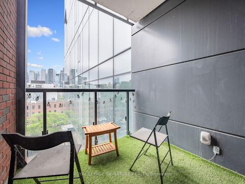 Photo 27 at 905 - 501 Adelaide Street W, Waterfront Communities C1, Toronto