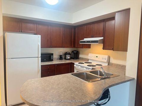 Photo 2 at 208 - 11 Oneida Crescent, Langstaff, Richmond Hill