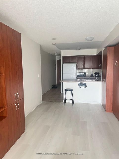 Photo 3 at 208 - 11 Oneida Crescent, Langstaff, Richmond Hill
