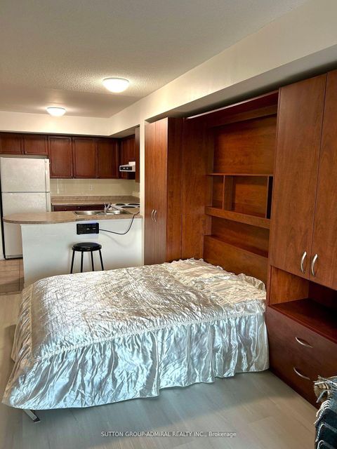 Photo 5 at 208 - 11 Oneida Crescent, Langstaff, Richmond Hill