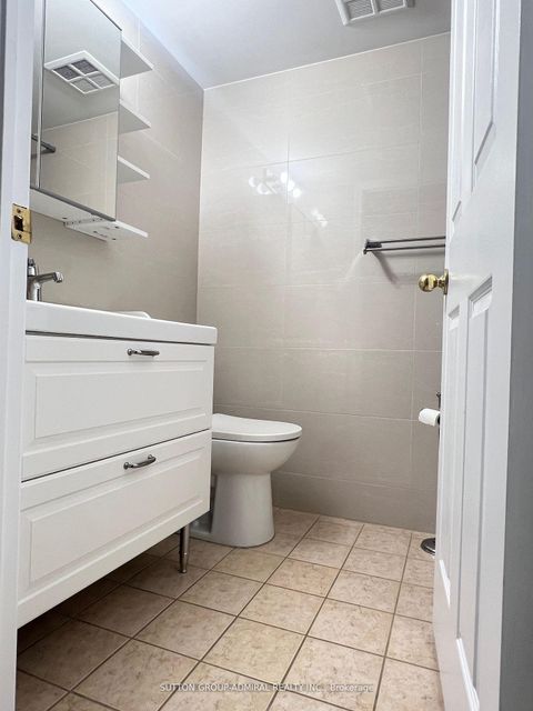 Photo 7 at 208 - 11 Oneida Crescent, Langstaff, Richmond Hill