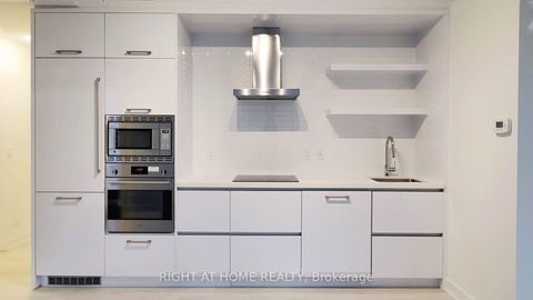 Photo 1 at 902 - 2221 Yonge Street, Mount Pleasant West, Toronto