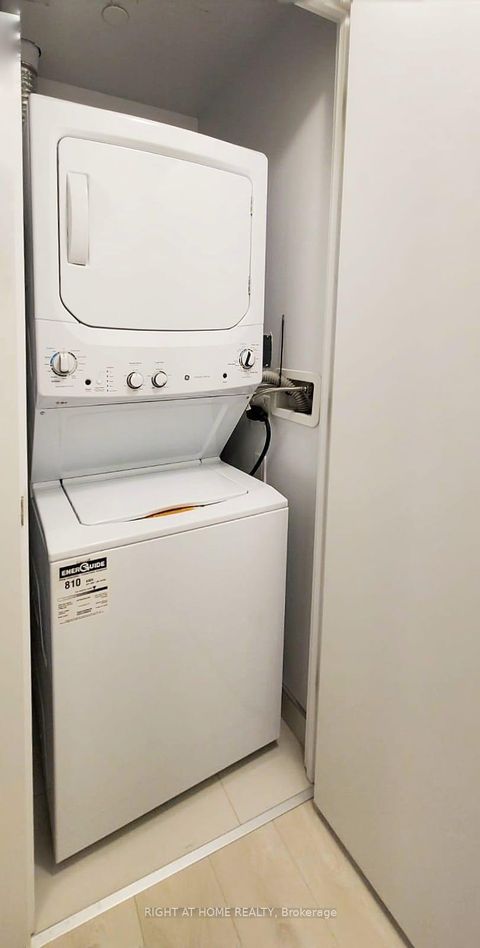 Photo 11 at 902 - 2221 Yonge Street, Mount Pleasant West, Toronto Photo 11 at 902 - 2221 Yonge Street, Mount Pleasant West, Toronto