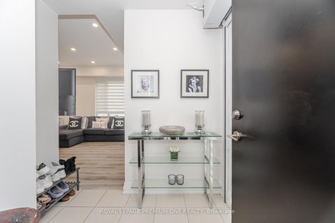 Photo 7 at #702 - 48 COLES Avenue, Vaughan Grove, Vaughan