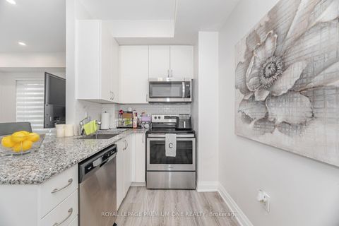 Photo 12 at #702 - 48 COLES Avenue, Vaughan Grove, Vaughan