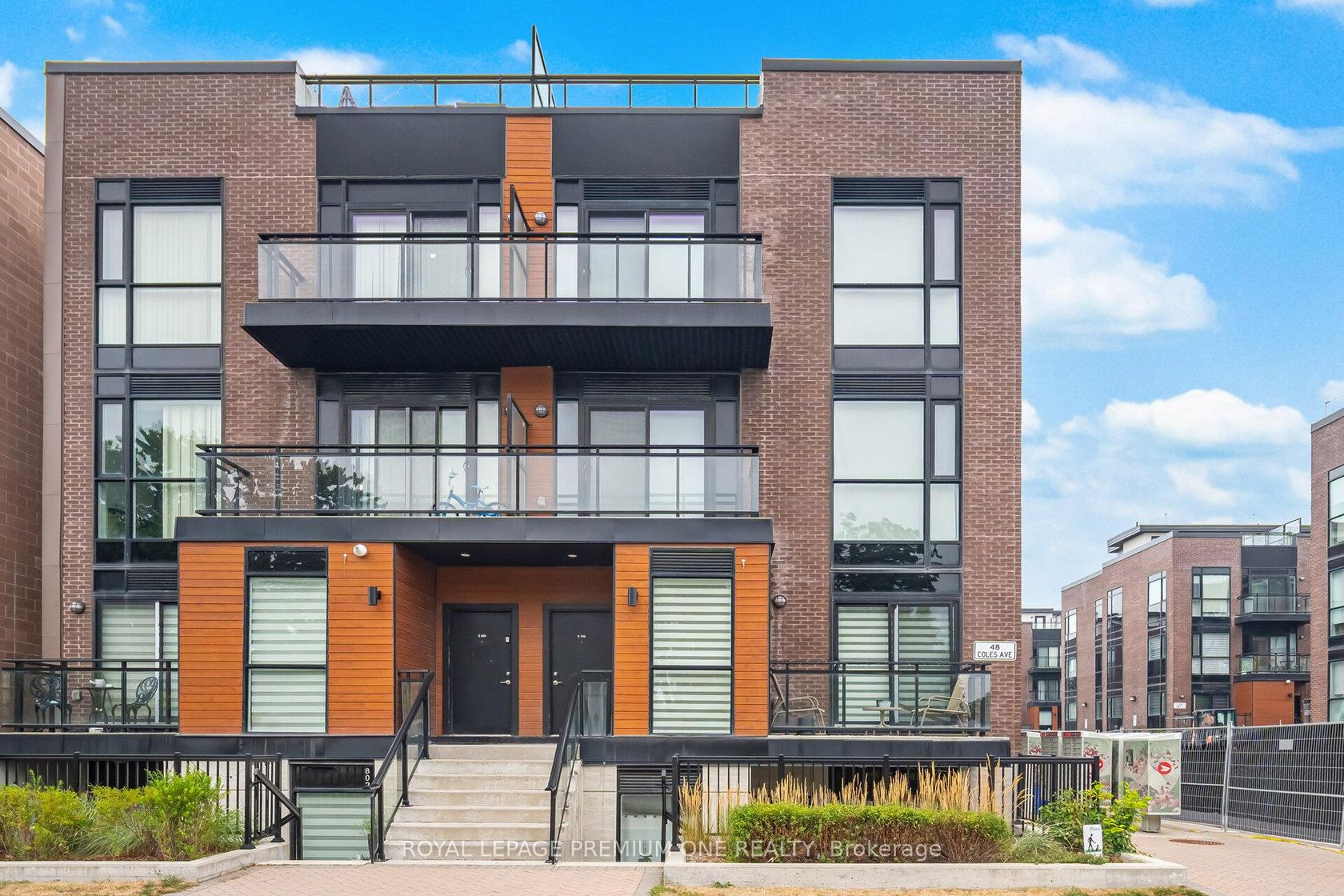 #702 - 48 COLES Avenue, Vaughan Grove, Vaughan 