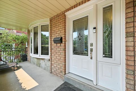 Photo 2 at 2921 Mulberry Drive, CV Clearview, Oakville