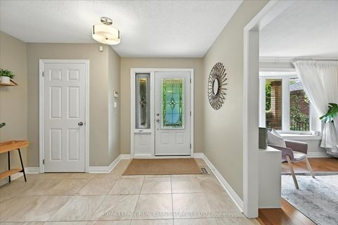 Photo 3 at 2921 Mulberry Drive, CV Clearview, Oakville