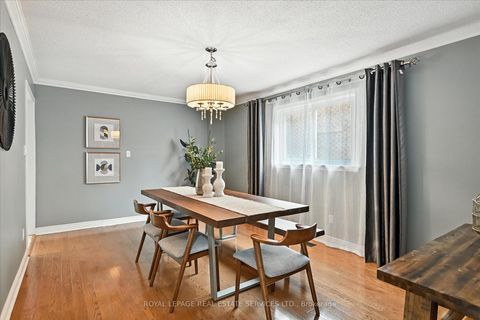 Photo 7 at 2921 Mulberry Drive, CV Clearview, Oakville