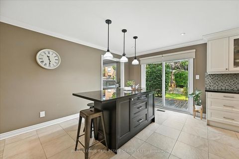 Photo 12 at 2921 Mulberry Drive, CV Clearview, Oakville