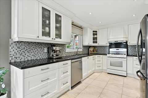 Photo 13 at 2921 Mulberry Drive, CV Clearview, Oakville