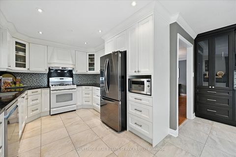 Photo 14 at 2921 Mulberry Drive, CV Clearview, Oakville