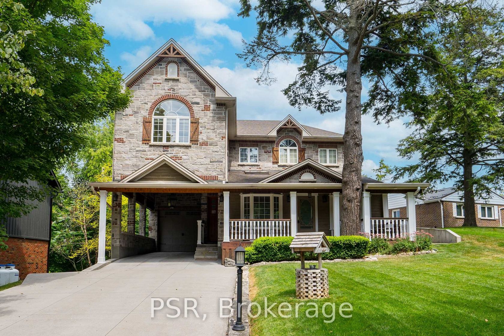 124 Elmpine Trail, King City, King 