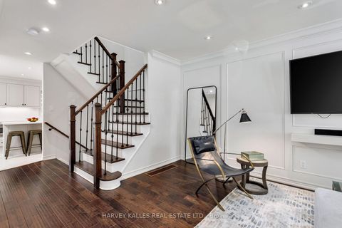 Photo 3 at 30 Bluewater Trail, Vellore Village, Vaughan