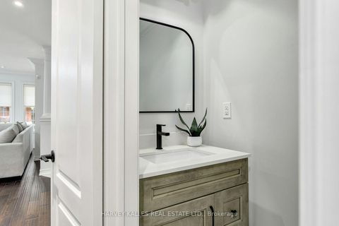 Photo 5 at 30 Bluewater Trail, Vellore Village, Vaughan
