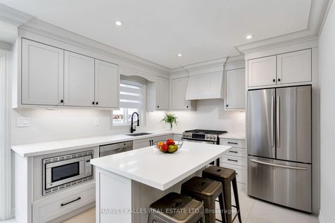 Photo 6 at 30 Bluewater Trail, Vellore Village, Vaughan