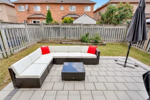 Photo 10 at 30 Bluewater Trail, Vellore Village, Vaughan