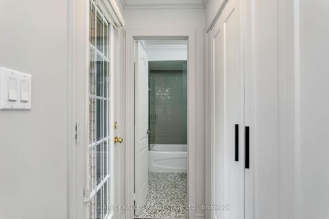 Photo 14 at 30 Bluewater Trail, Vellore Village, Vaughan