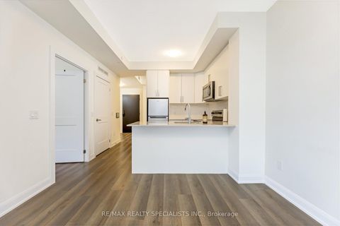 Photo 13 at 318 - 3220 William Coltson Avenue, JM Joshua Meadows, Oakville