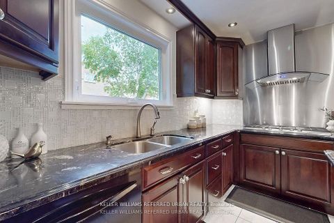 Photo 12 at 158 Walton Drive, Aurora Village, Aurora