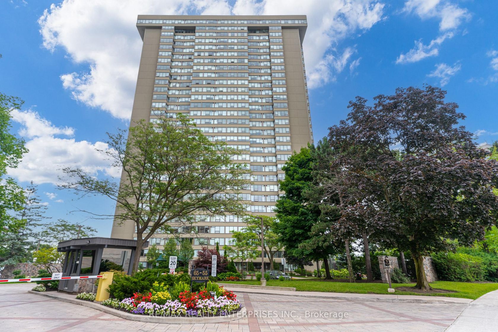 205 - 55 Skymark Drive, Hillcrest Village, Toronto by Loree Meneguzzi Real Estate 205 - 55 Skymark Drive, Hillcrest Village, Toronto