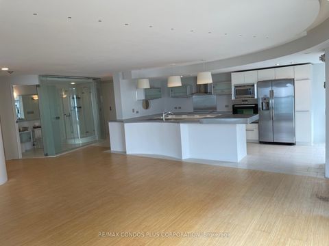 Photo 5 at 3508 - 77 Harbour Square, Waterfront Communities C1, Toronto