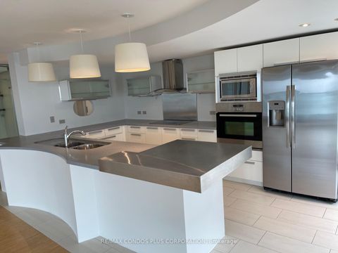 Photo 7 at 3508 - 77 Harbour Square, Waterfront Communities C1, Toronto