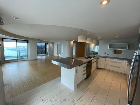 Photo 10 at 3508 - 77 Harbour Square, Waterfront Communities C1, Toronto