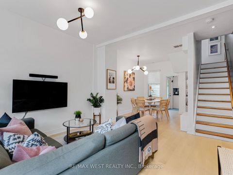 Photo 2 at 553 King Street E, Moss Park, Toronto