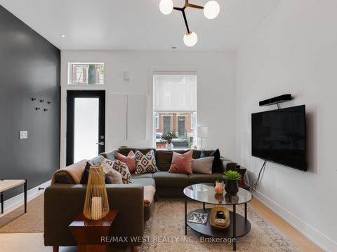 Photo 3 at 553 King Street E, Moss Park, Toronto