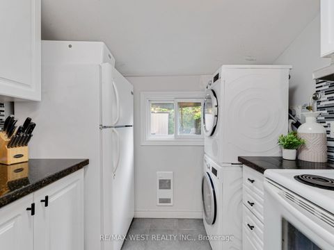 Photo 17 at 553 King Street E, Moss Park, Toronto