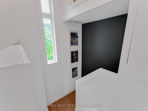 Photo 19 at 553 King Street E, Moss Park, Toronto