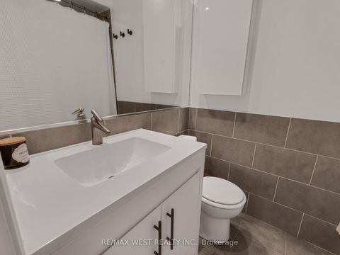 Photo 26 at 553 King Street E, Moss Park, Toronto