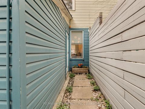 Photo 37 at 553 King Street E, Moss Park, Toronto