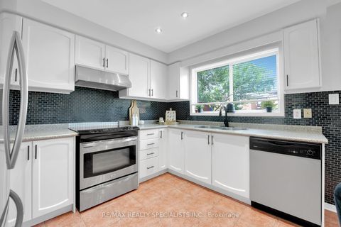Photo 5 at 134 Rankin Crescent, Junction, Toronto