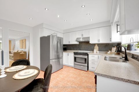 Photo 6 at 134 Rankin Crescent, Junction, Toronto