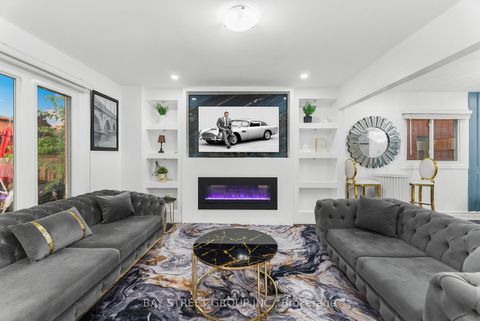 Photo 11 at 34 Lamp Crescent, West Woodbridge, Vaughan