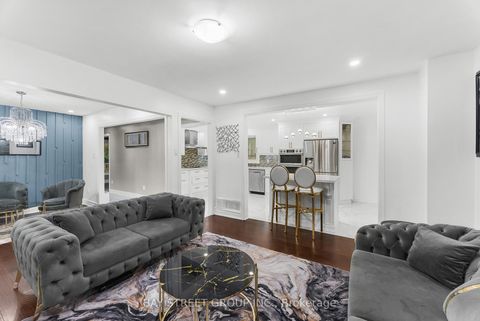 Photo 14 at 34 Lamp Crescent, West Woodbridge, Vaughan
