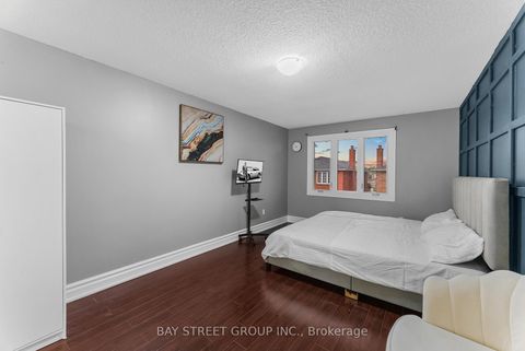 Photo 28 at 34 Lamp Crescent, West Woodbridge, Vaughan