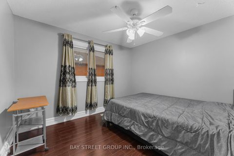 Photo 32 at 34 Lamp Crescent, West Woodbridge, Vaughan