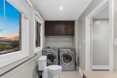 Photo 33 at 34 Lamp Crescent, West Woodbridge, Vaughan