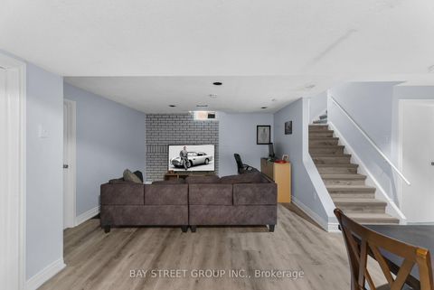 Photo 38 at 34 Lamp Crescent, West Woodbridge, Vaughan