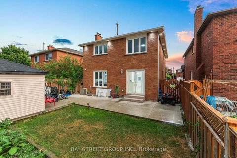 Photo 45 at 34 Lamp Crescent, West Woodbridge, Vaughan