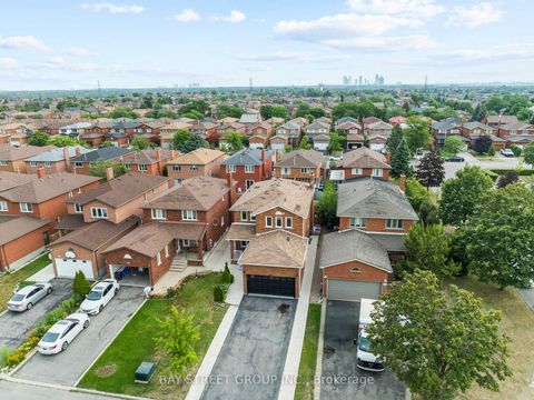 Photo 48 at 34 Lamp Crescent, West Woodbridge, Vaughan