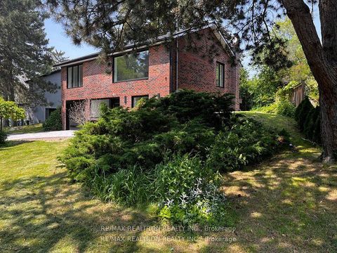 Photo 1 at 186 Sweeney Drive N, Victoria Village, Toronto