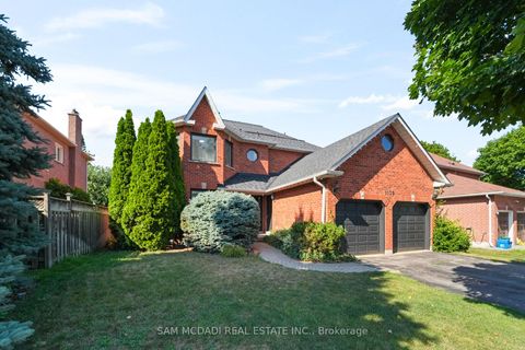 Photo 2 at 1139 Gable Drive, CV Clearview, Oakville