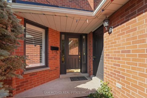 Photo 3 at 1139 Gable Drive, CV Clearview, Oakville