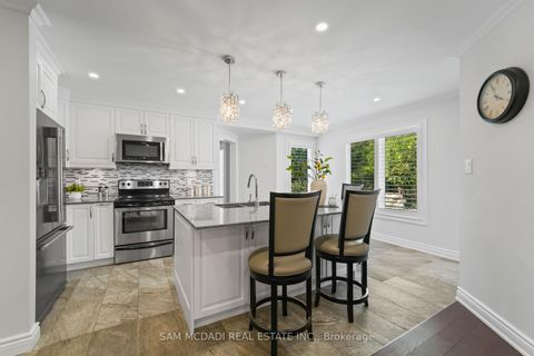 Photo 10 at 1139 Gable Drive, CV Clearview, Oakville