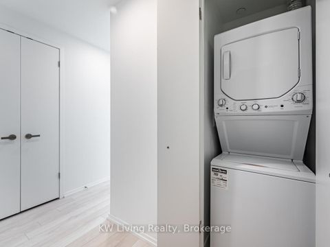 Photo 9 at 2102 - 197 Yonge Street, Yonge Corridor, Toronto